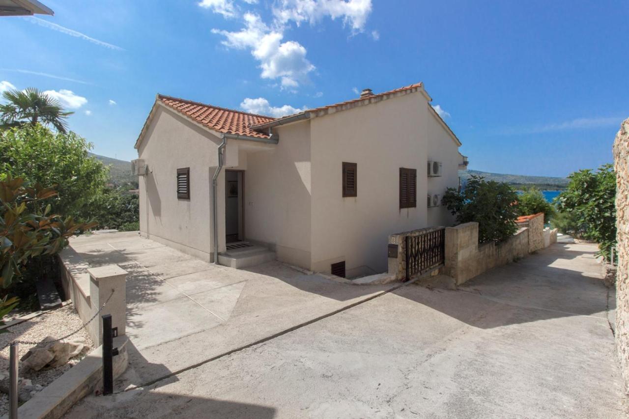 Sea Breeze - Front Sea Apartment Zaboric Exterior photo