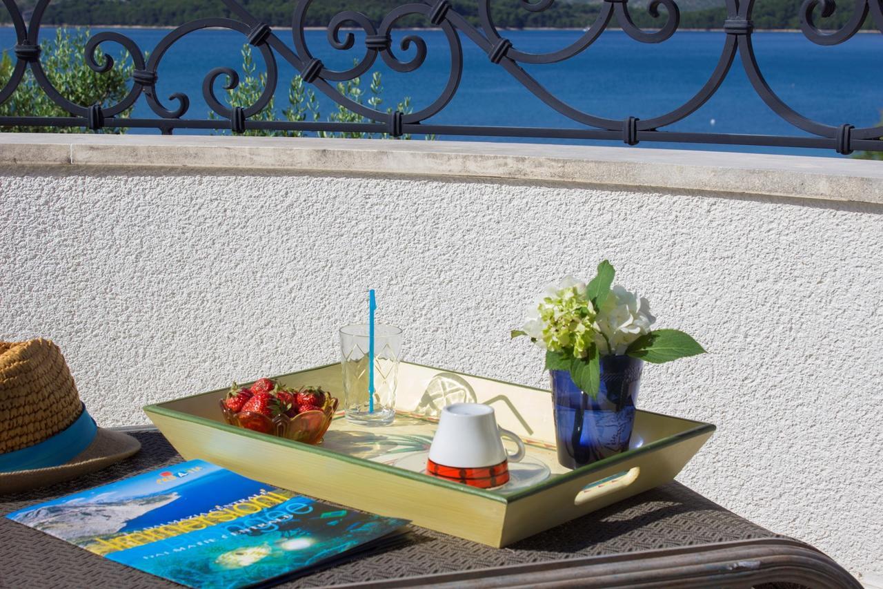 Sea Breeze - Front Sea Apartment Zaboric Exterior photo