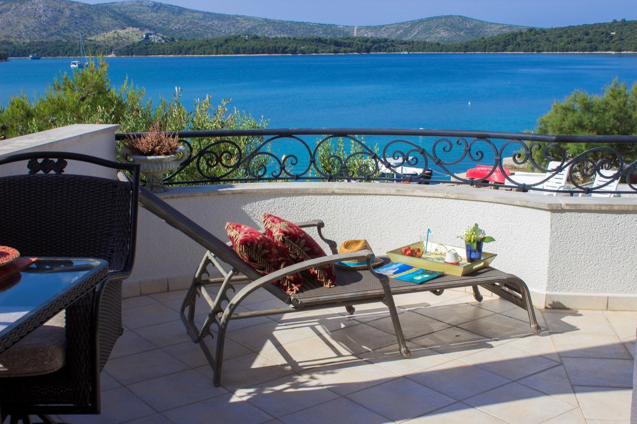Sea Breeze - Front Sea Apartment Zaboric Exterior photo